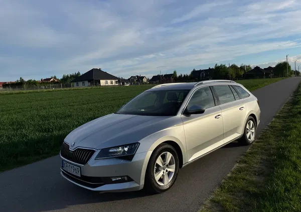 skoda Skoda Superb cena 59000 przebieg: 236000, rok produkcji 2017 z Łęczna